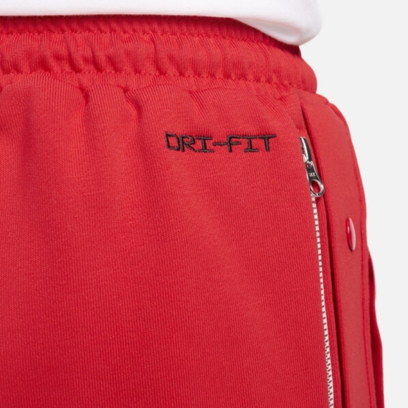Nike Dri-Fit Standard Issue 8" French Terry Basketball shorts - red - Picture 8 of 16